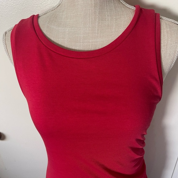 Women's Leith sleeveless Red Dress - Picture 7 of 8